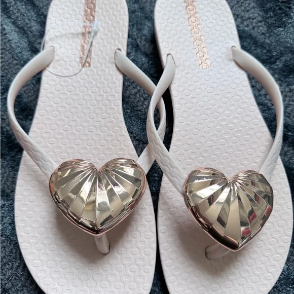 Ipanema Gold Heart Sandals - Picture 1 of 6
